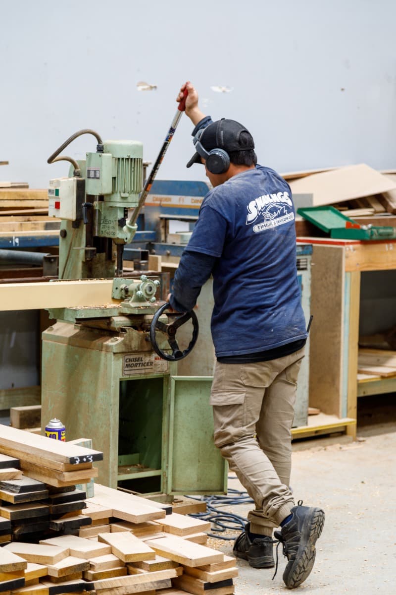 Timber milling machinery